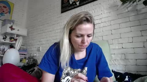 Snapshot of angel_girllovemy chatting on 02.13.25 ANGEL online show from 02.13.25