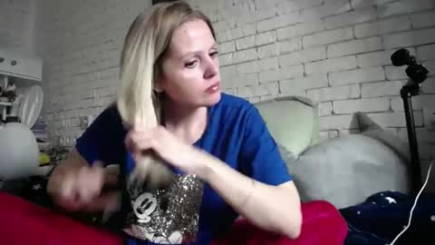 Snapshot of angel_girllovemy chatting on 02.14.25 ANGEL online show from 02.14.25