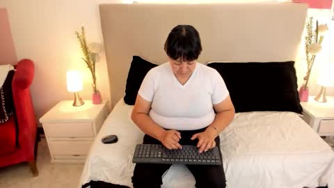 angel_velvet_ online show from 10.24.25