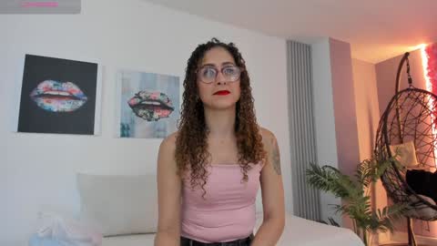 Snapshot of angela_donnato chatting on 01.19.25 A N G E LA. online show from 01.19.25