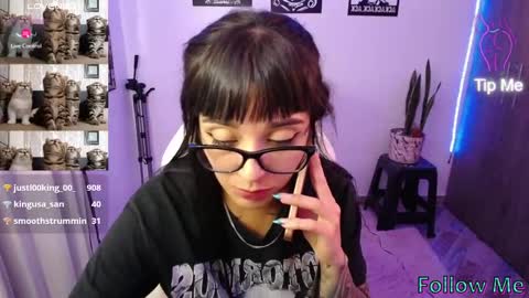 Snapshot of angela_lauren chatting on 02.14.25 Angela online show from 02.14.25