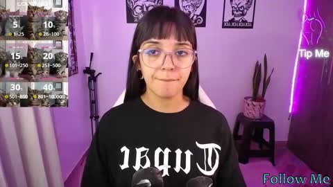 Snapshot of angela_lauren chatting on 02.25.25 Angela online show from 02.25.25