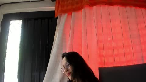Snapshot of angela_nix chatting on 09.19.25 angela_nix online show from 09.19.25