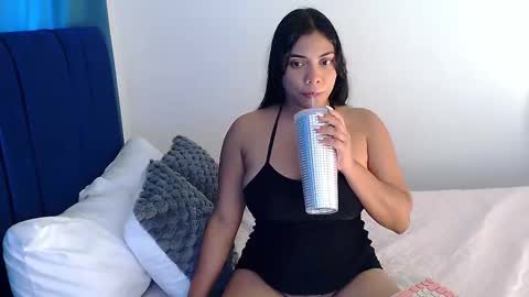Snapshot of angela_santana_ chatting on 03.09.25 Angela online show from 03.09.25