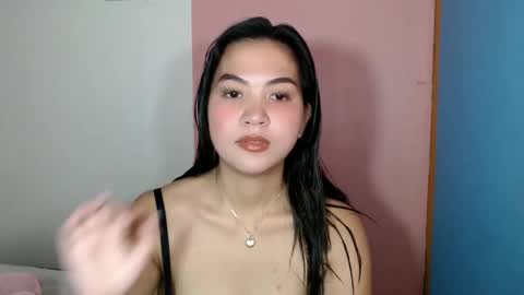 Snapshot of angelavida chatting on 09.11.25 angel- i am new here please do understand that i only get naked on private room thank you online show from 09.11.25
