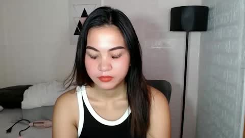 Snapshot of angelavida chatting on 09.19.25 angel- i am new here please do understand that i only get naked on private room thank you online show from 09.19.25