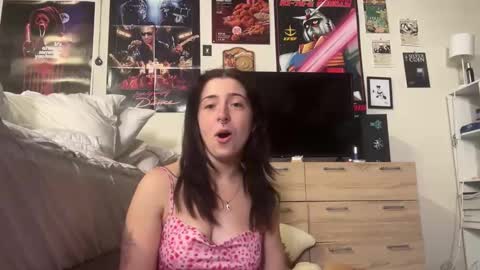 Snapshot of angelcak3s chatting on 10.22.25 venellope888 online show from 10.22.25