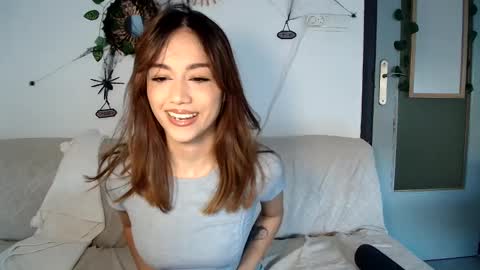 angelkath online show from 10.18.25