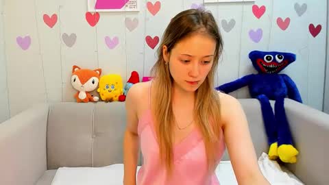 angellery online show from 11.25.25