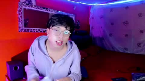 Snapshot of angellonfire chatting on 10.12.25 Angel  online show from 10.12.25