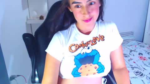 Snapshot of angie_dreamgirl chatting on 12.29.24 IG angie dreamgirl01 online show from 12.29.24