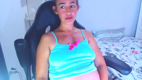 Snapshot of angie_dreamgirl chatting on 01.03.25 IG angie dreamgirl01 online show from 01.03.25