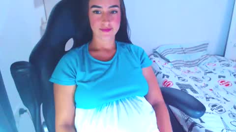 Snapshot of angie_dreamgirl chatting on 01.05.25 IG angie dreamgirl01 online show from 01.05.25