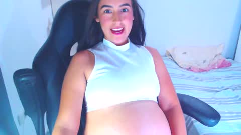 Snapshot of angie_dreamgirl chatting on 01.12.25 IG angie dreamgirl01 online show from 01.12.25