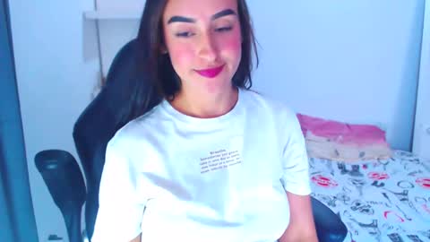 Snapshot of angie_dreamgirl chatting on 02.04.25 IG angie dreamgirl01 online show from 02.04.25