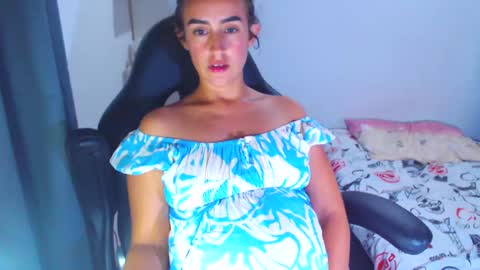 Snapshot of angie_dreamgirl chatting on 02.06.25 IG angie dreamgirl01 online show from 02.06.25