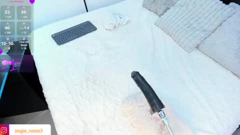 Snapshot of angiee_roses chatting on 03.08.25 angiee roses online show from 03.08.25