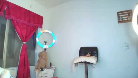 Snapshot of angye_hot chatting on 10.19.25 Jovana Michell online show from 10.19.25