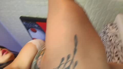 Snapshot of anielli69 chatting on 12.20.24 laura online show from 12.20.24