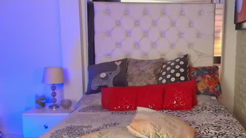 Snapshot of anielli69 chatting on 01.26.25 laura online show from 01.26.25