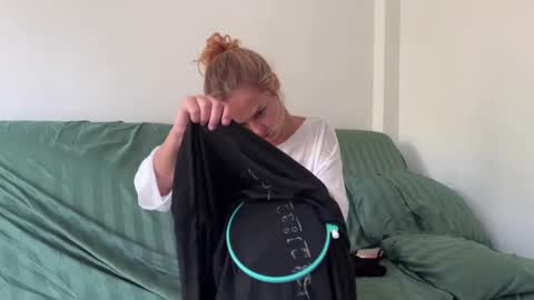 anita__hills online show from 12.31.24