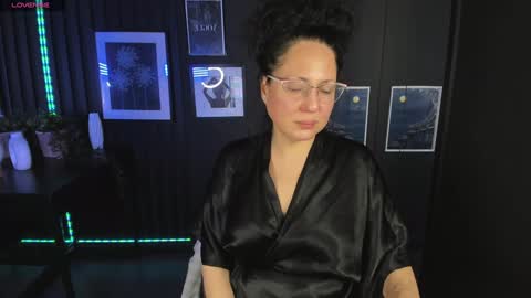 Snapshot of anita_muse chatting on 01.04.25 Anita online show from 01.04.25