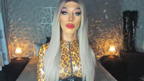 Snapshot of anitacruisze chatting on 01.09.25 Miss Ann online show from 01.09.25