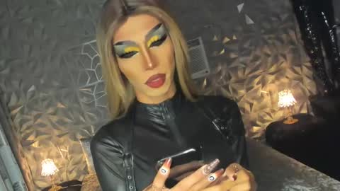 Snapshot of anitacruisze chatting on 01.10.25 Miss Ann online show from 01.10.25