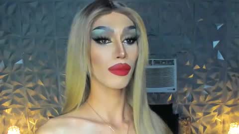 Snapshot of anitacruisze chatting on 01.10.25 Miss Ann online show from 01.10.25