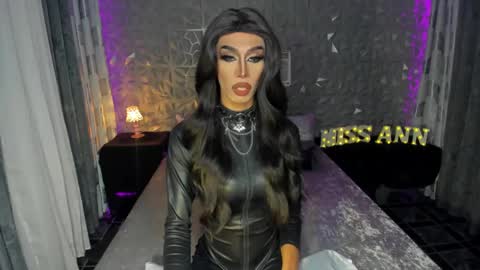 Snapshot of anitacruisze chatting on 01.19.25 Miss Ann online show from 01.19.25