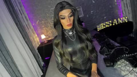 Snapshot of anitacruisze chatting on 01.19.25 Miss Ann online show from 01.19.25