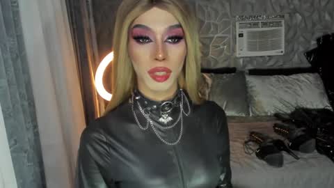 Snapshot of anitacruisze chatting on 02.20.25 Miss Ann online show from 02.20.25