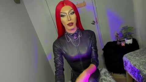 Snapshot of anitacruisze chatting on 09.10.25 Miss Ann online show from 09.10.25