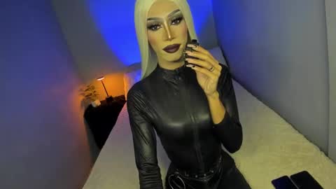 Snapshot of anitacruisze chatting on 09.25.25 Miss Ann online show from 09.25.25