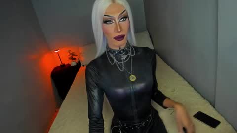 Snapshot of anitacruisze chatting on 09.26.25 Miss Ann online show from 09.26.25