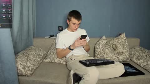 Snapshot of anna_jason chatting on 12.29.24 Fansly Jason sweet ass online show from 12.29.24