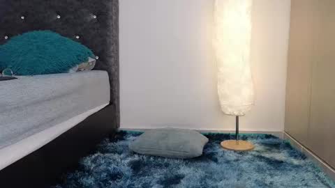 Anna online show from 02.24.25