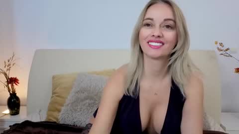 Snapshot of anna_love1 chatting on 11.06.25 Anastasia online show from 11.06.25