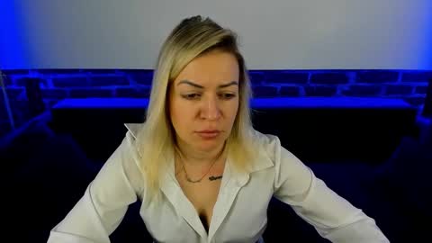 Snapshot of anna_snow9 chatting on 10.23.25 anna_snow9 online show from 10.23.25