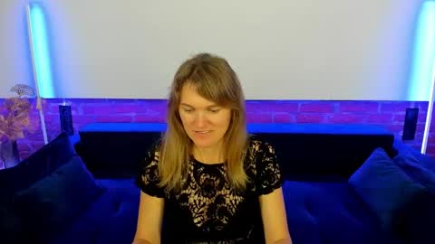 Snapshot of annabel_xxx chatting on 10.13.25 Annabel online show from 10.13.25