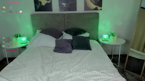 annagrees1 online show from 09.17.25