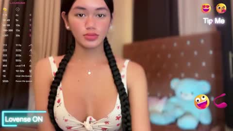 Snapshot of annedee_ chatting on 02.21.25 Kim online show from 02.21.25