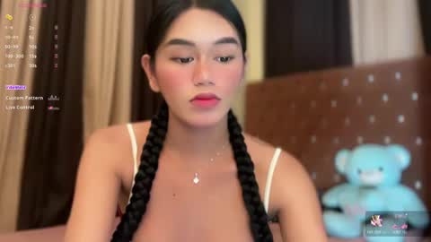 Snapshot of annedee_ chatting on 02.24.25 Kim online show from 02.24.25