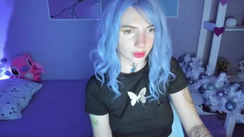 Snapshot of annetenet chatting on 12.18.24 Annet online show from 12.18.24