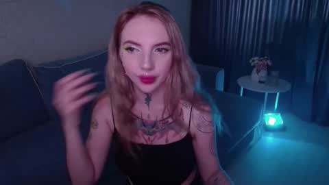 Snapshot of annetenet chatting on 10.09.25 Annet online show from 10.09.25