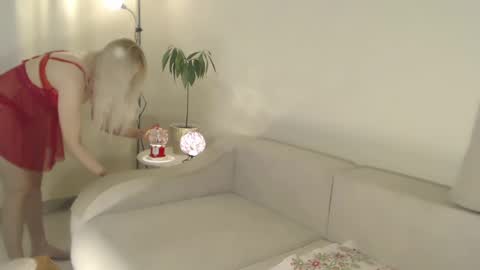 Snapshot of annett chatting on 02.02.25 Annett online show from 02.02.25