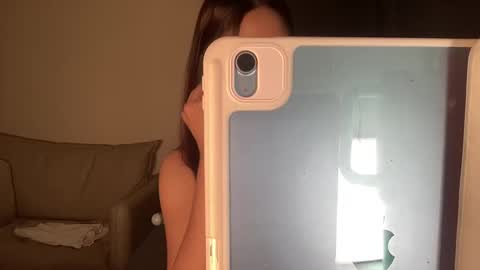 Annette 03 online show from 09.30.25