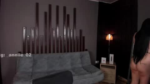 annie_barozzi online show from 02.24.25