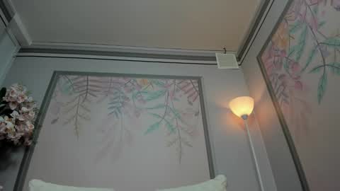 Snapshot of annie_cute18 chatting on 10.31.25 annie_cute18 online show from 10.31.25