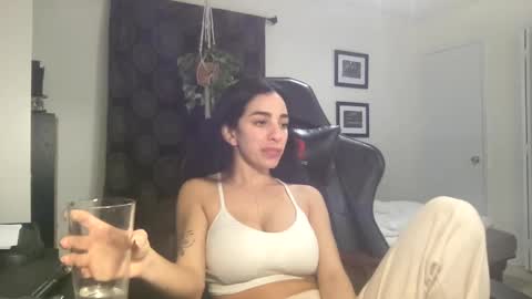 Snapshot of annie_xxx111 chatting on 01.12.25 annie_xxx111 online show from 01.12.25